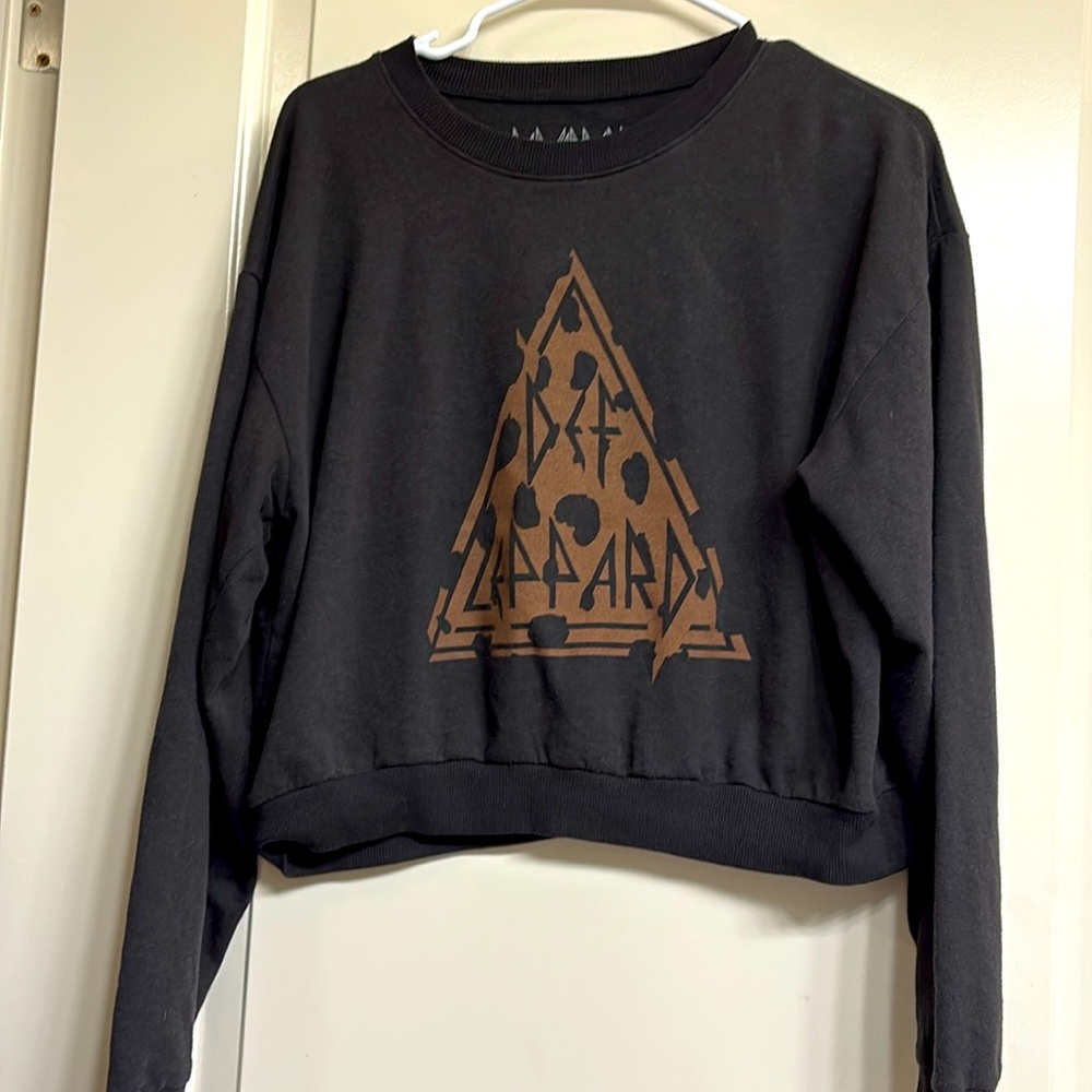 EUC DEF LEPPARD cropped sweatshirt size Large